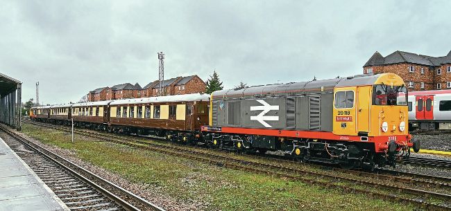 ‘Brighton Belle’ EMU set returns to the main line with a test run from ...