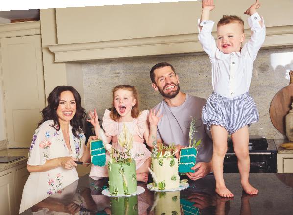 KELVIN AND LIZ FLETCHER | Hello! Magazine 1731