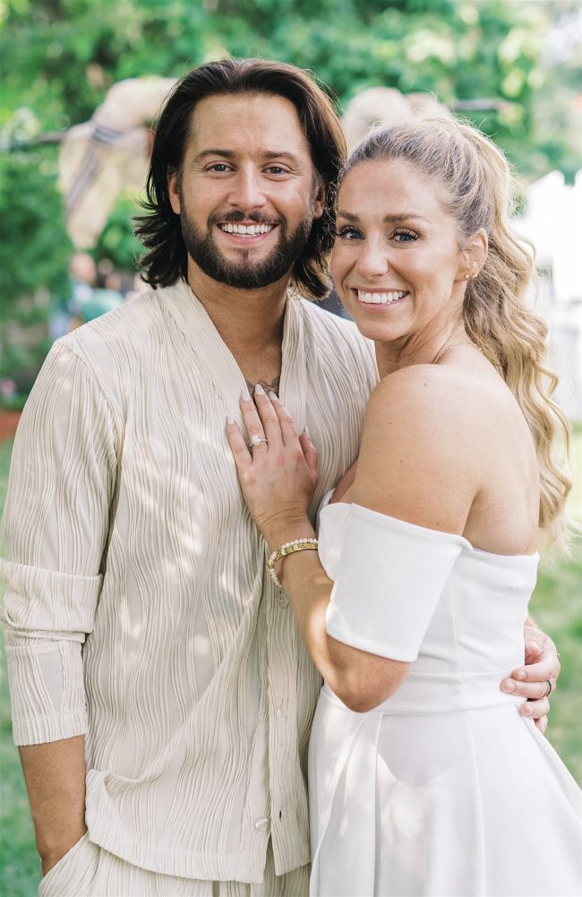 FORMER 'DANCING ON ICE' STAR CELEBRATES HER ENGAGEMENT ALEX MURPHY ENJOYS A  FABULOUS 'FIRST WEDDING' BACK HOME IN THE U.S. WITH HER FIANCE, YOUTUBE  STAR PAUL KLEIN | Hello! Magazine 1797