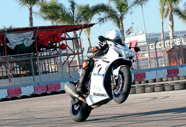 SUZUKI GSX-R1000R | Fast Bikes 350 - March 2019