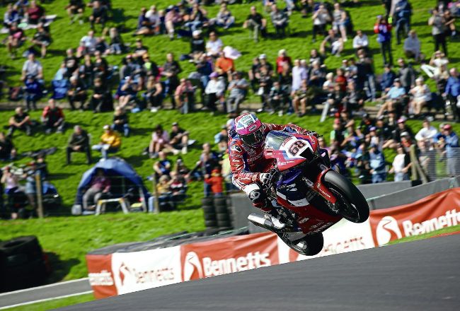 Tom Neave Tom Neave | Fast Bikes November 2023