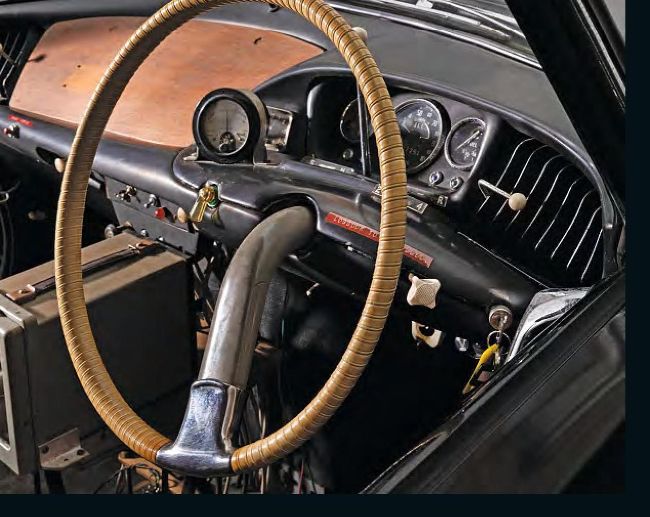 LOOK MUM, NO HANDS! | Classic & Sports Car May-25