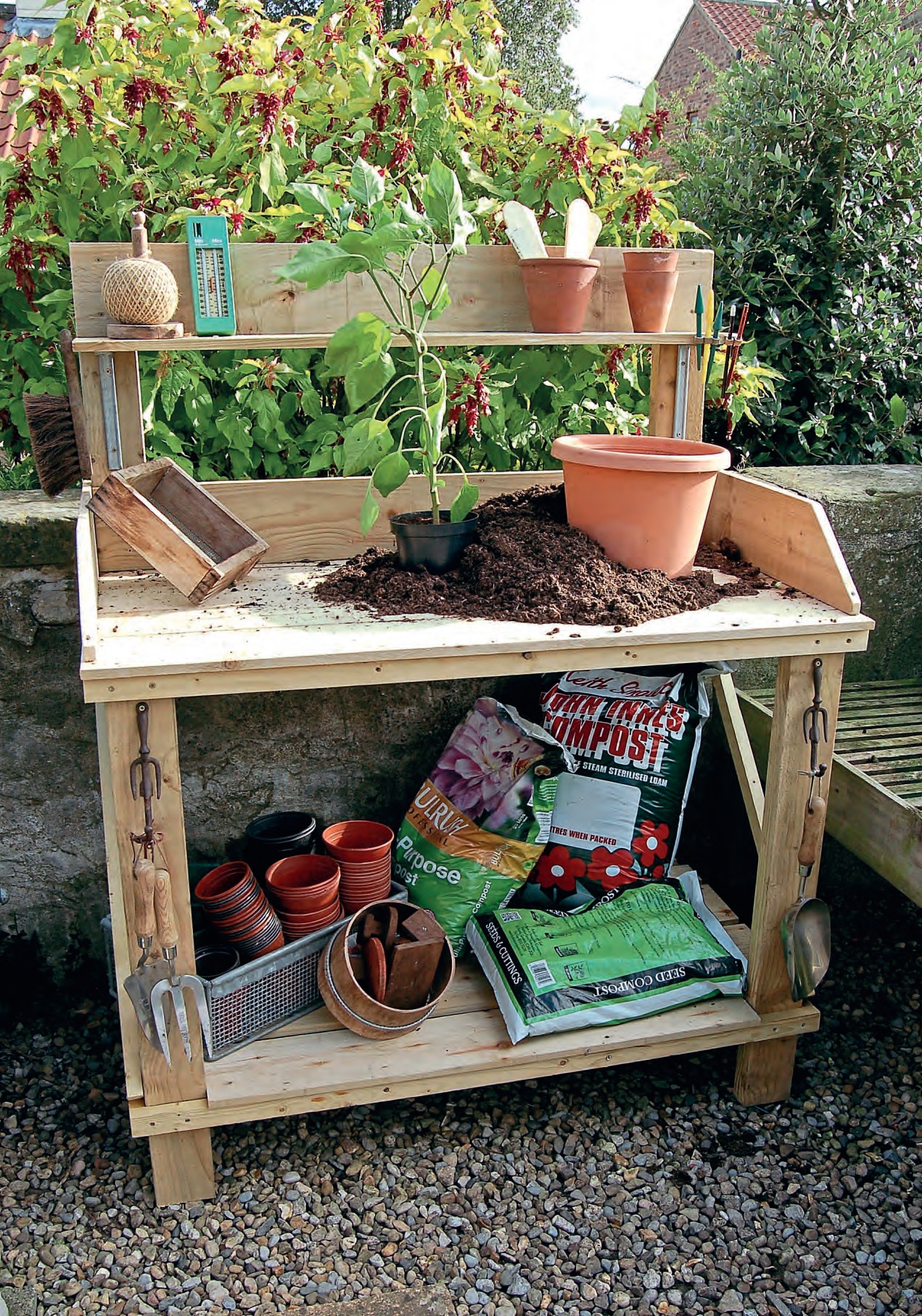 How To Buy A Potting Bench Sunday Gardener